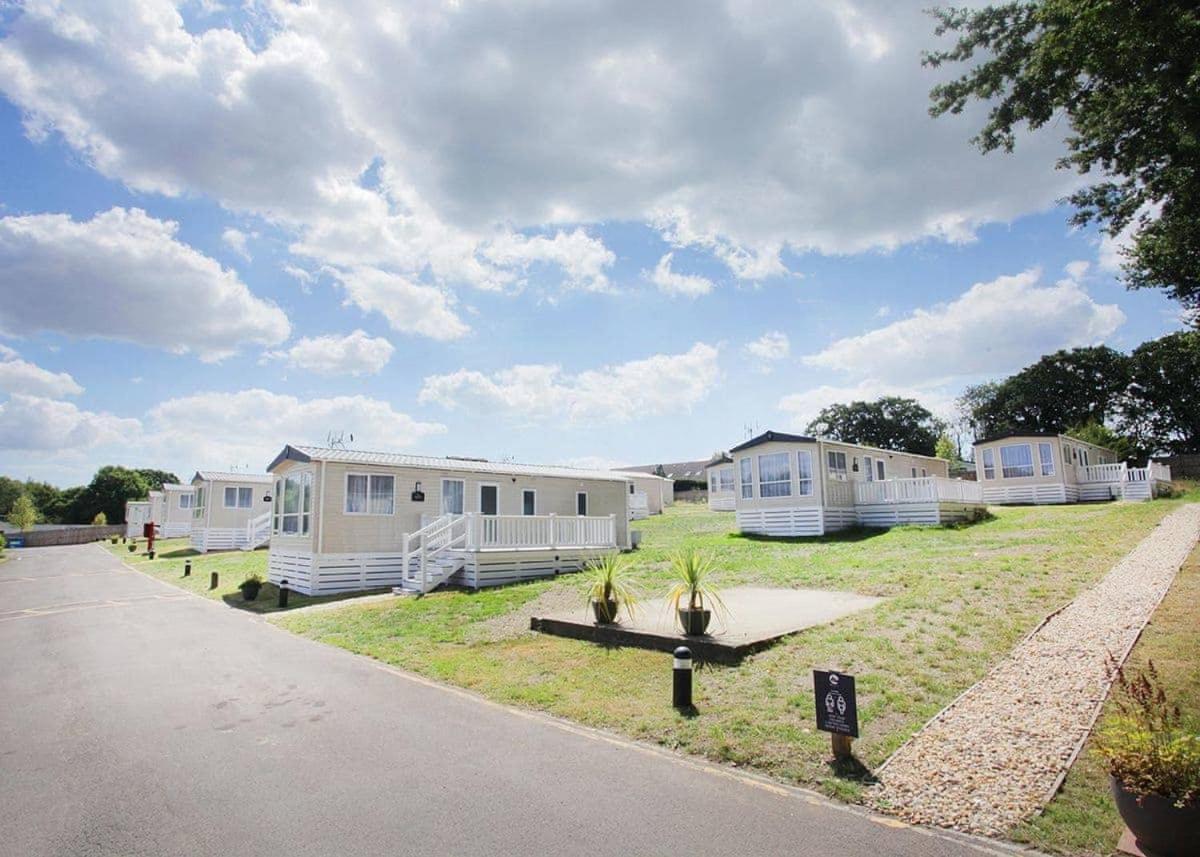 Mercury Yacht Harbour And Holiday Park Lower Swanwick Bagian luar foto