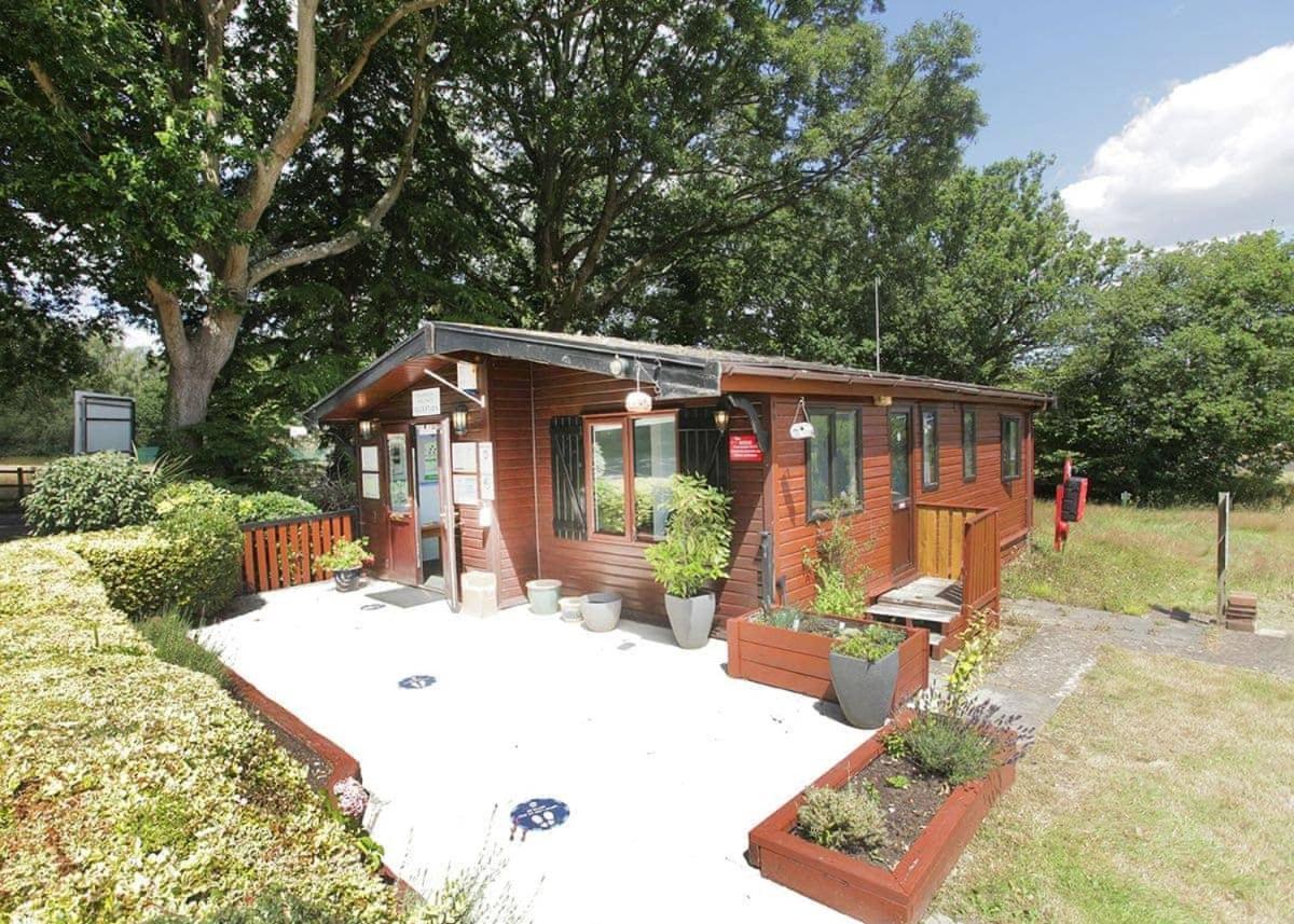 Mercury Yacht Harbour And Holiday Park Lower Swanwick Bagian luar foto