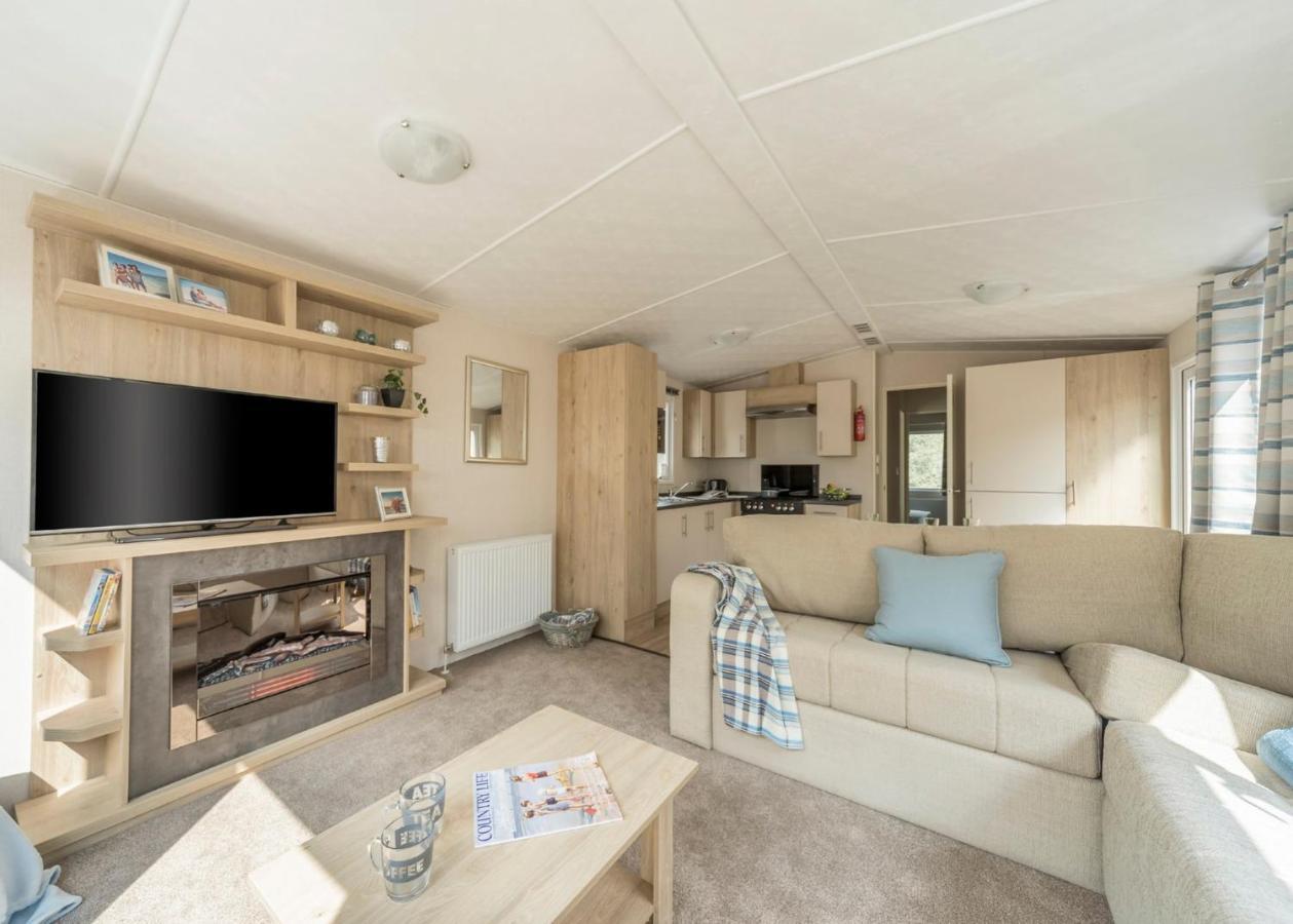 Mercury Yacht Harbour And Holiday Park Lower Swanwick Bagian luar foto
