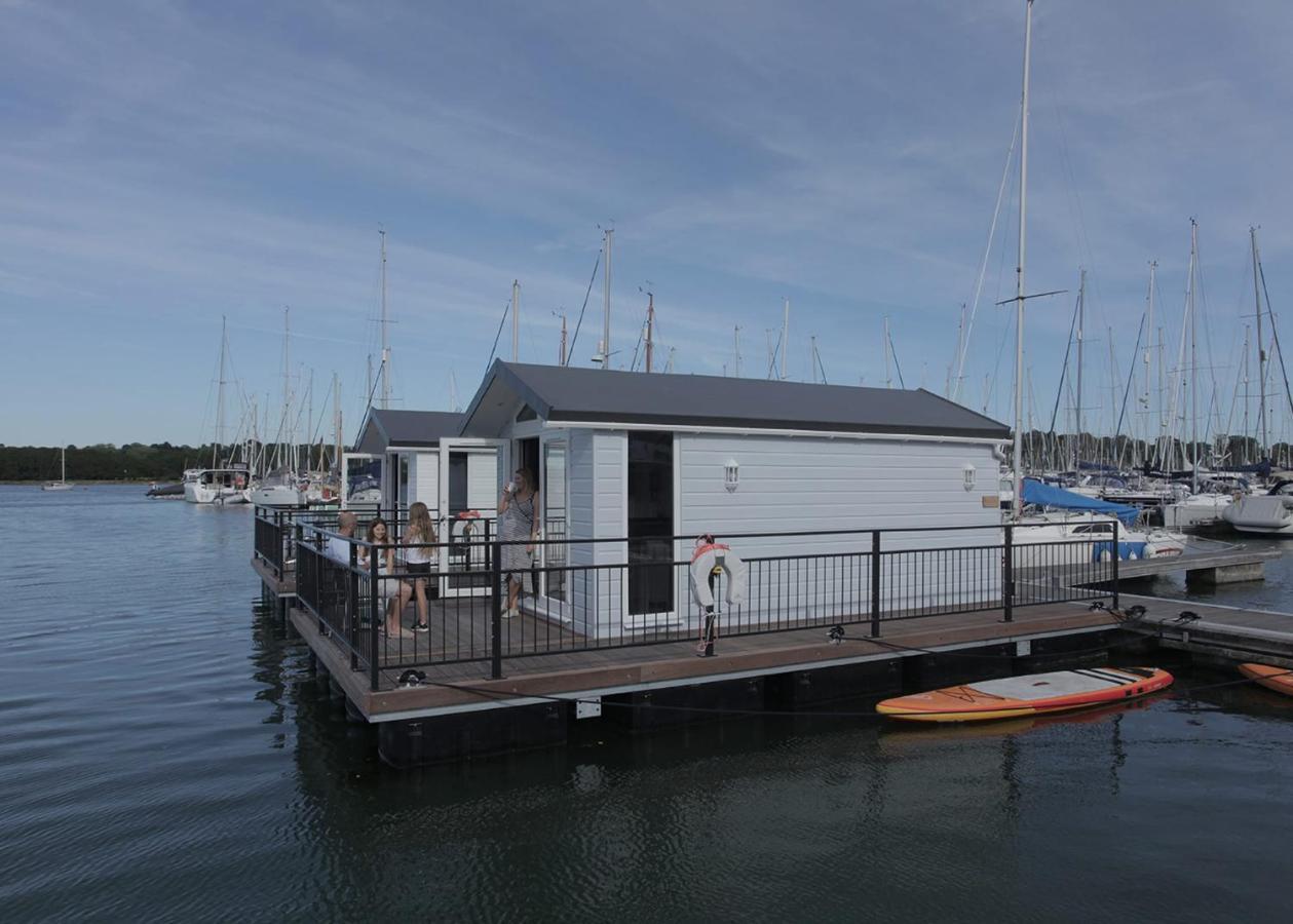 Mercury Yacht Harbour And Holiday Park Lower Swanwick Bagian luar foto